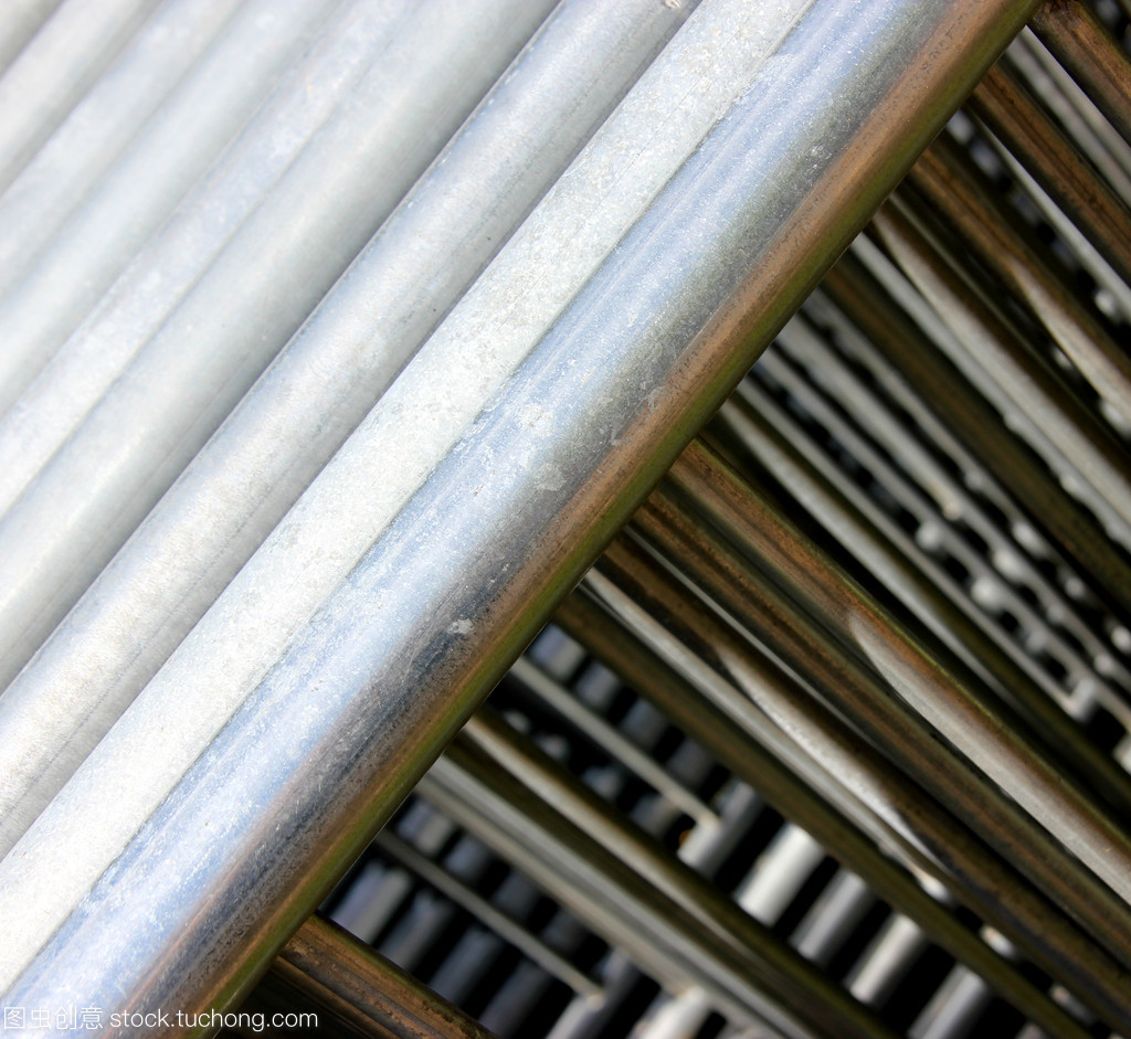 钢护栏、钢管及金属建筑材料在装修建材中的应用与优势